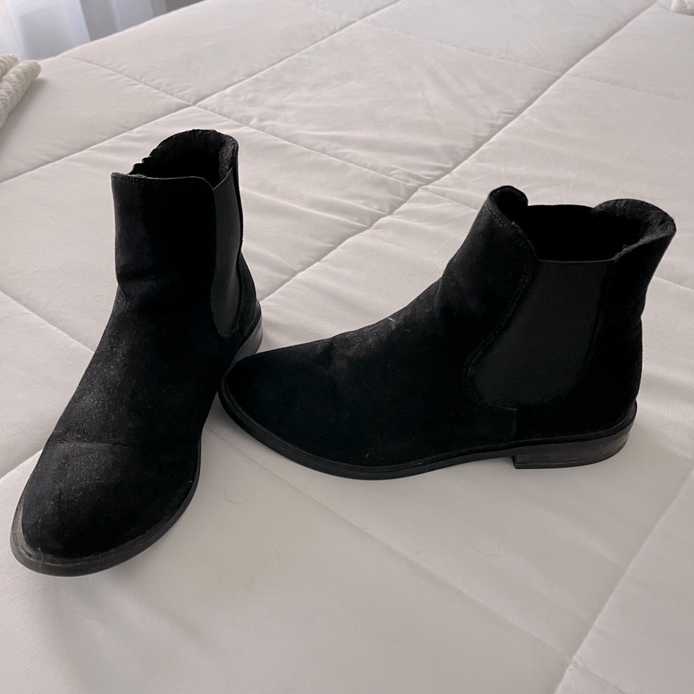 Black fleece lined ankle boots from the loft